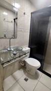 Banheiro com box de vidro, apartamento em Sobradinho